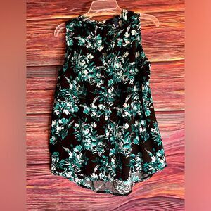 Great Northwest Indigo Flower Sleeveless Button up Shirt. Size Large.